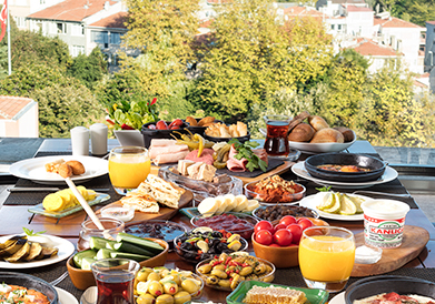 Pazar Günleri Kahvaltımız Conrad Istanbul Bosphorus’tan!